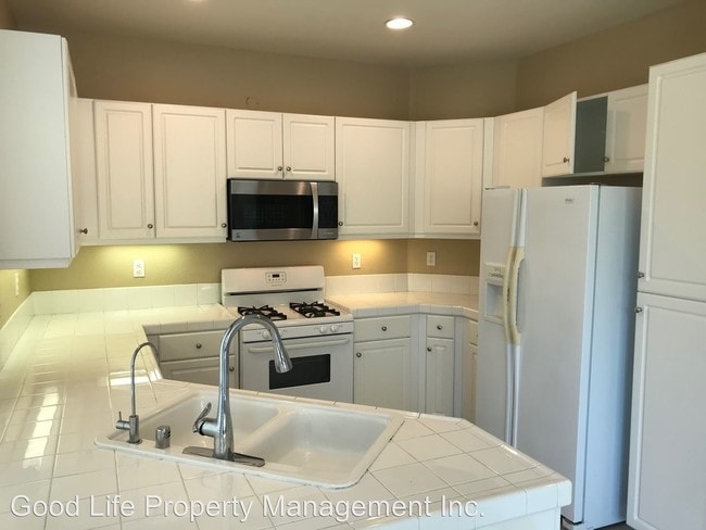 Building Photo - 3 br, 2.5 bath House - 1142 Cambria Way