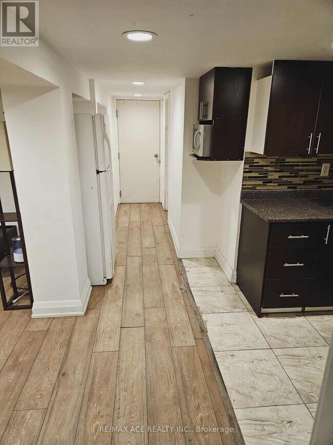 Building Photo - 50 Jeavons Ave