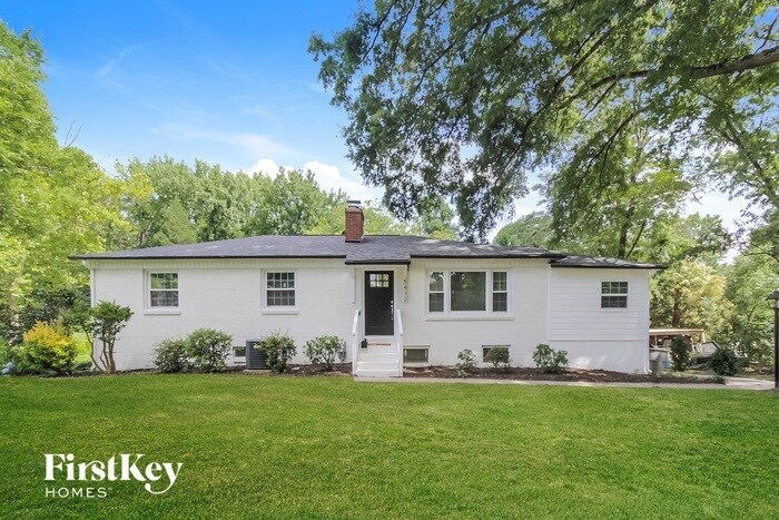 Primary Photo - 5412 Hilltop Cir