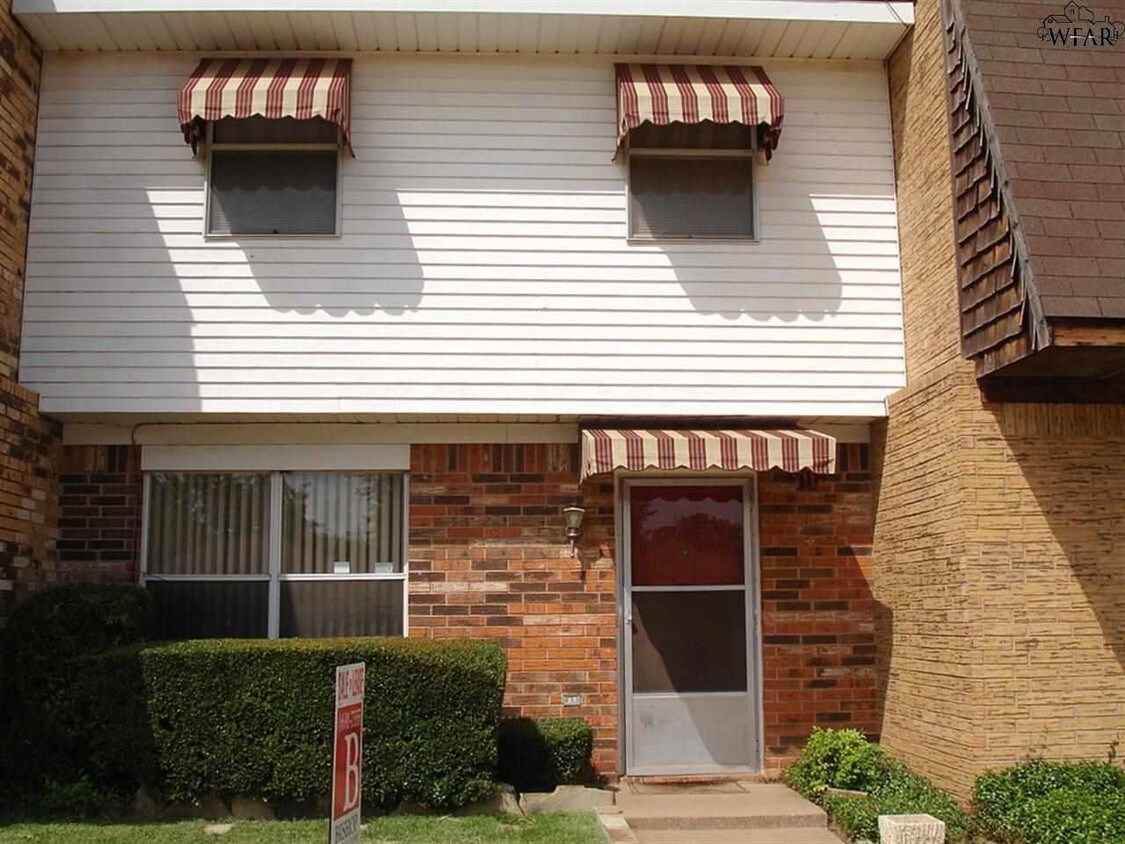 Primary Photo - 2950 Gossett Dr
