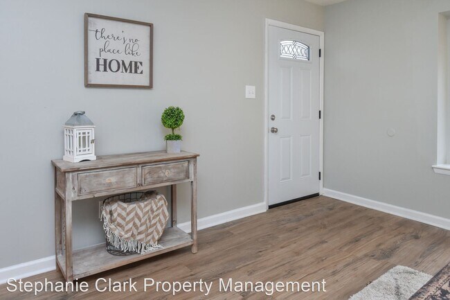 Foto del edificio - 4 br, 2 bath House - 1423 Goldfinch Lane