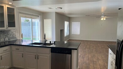 Building Photo - 537 Fiddlehead Ave