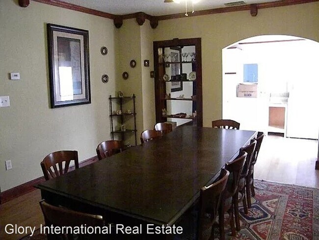 Foto del edificio - 2 br, 1 bath House - 410 E Plymouth Avenue