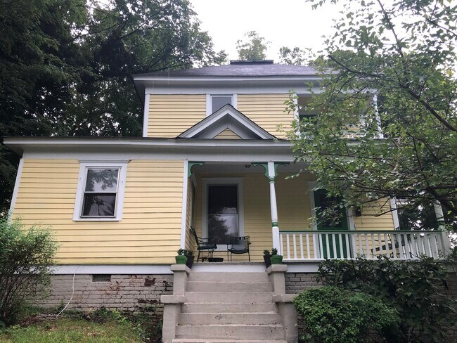 Building Photo - 713 Morehead Ave