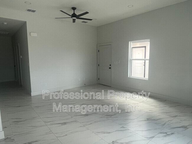 Foto del edificio - 2808 Charlie Rd