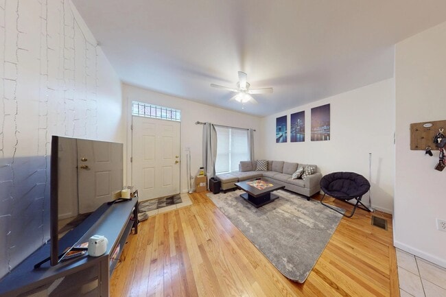 Photo - 1713 Arlington St Townhome