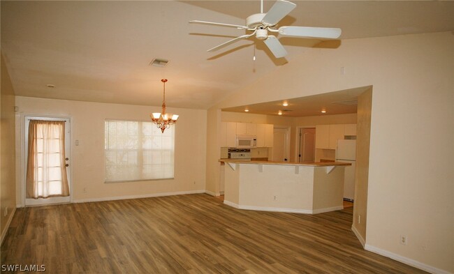 Building Photo - 203 Jack Ave N