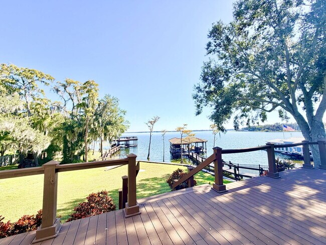 Foto del edificio - 5243 W Lake Butler Rd