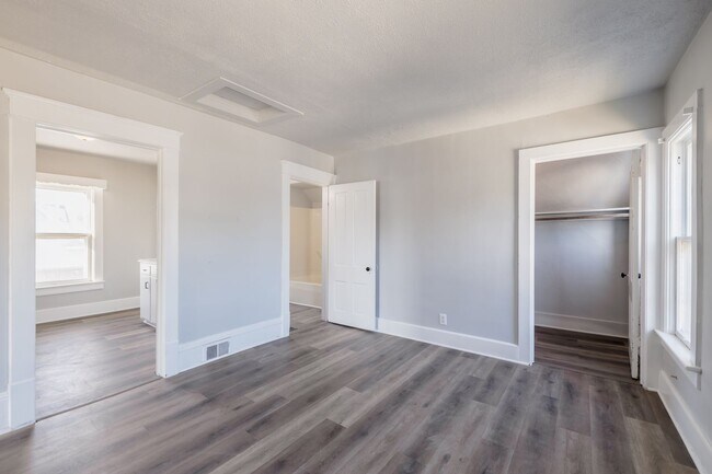 Foto del edificio - 159 E 10th St