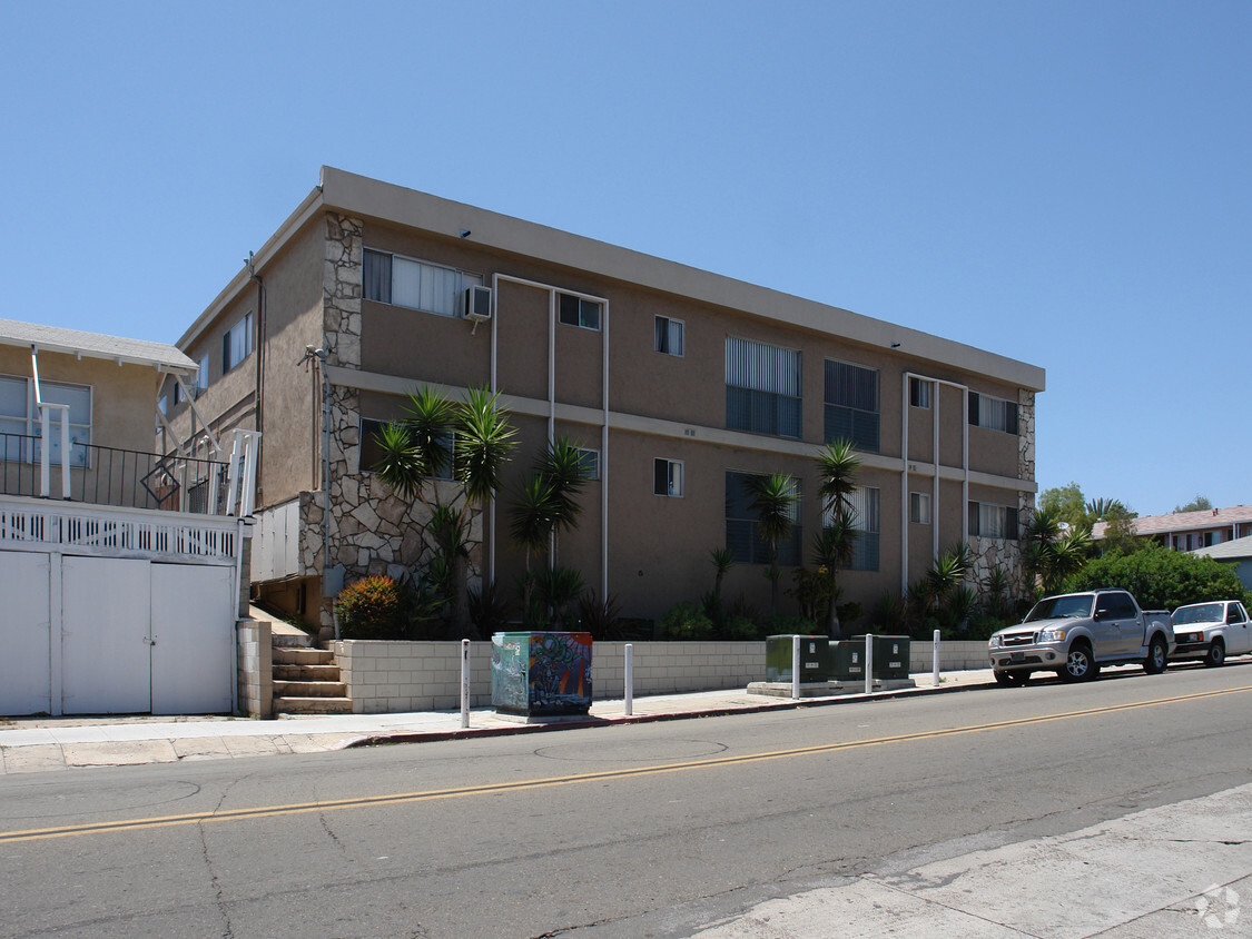 Building Photo - Redwood Terrace