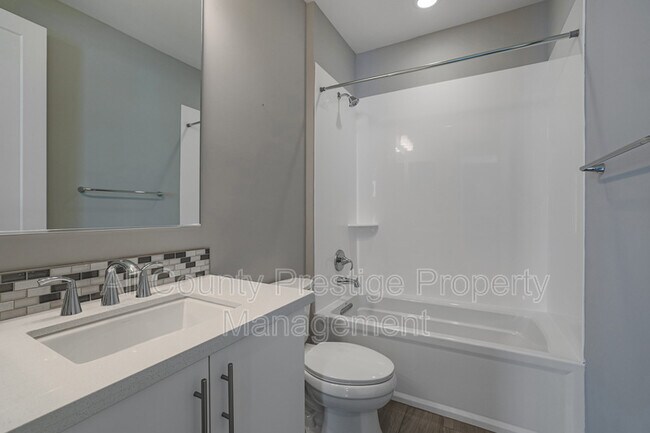 Building Photo - 3115 N 71st St