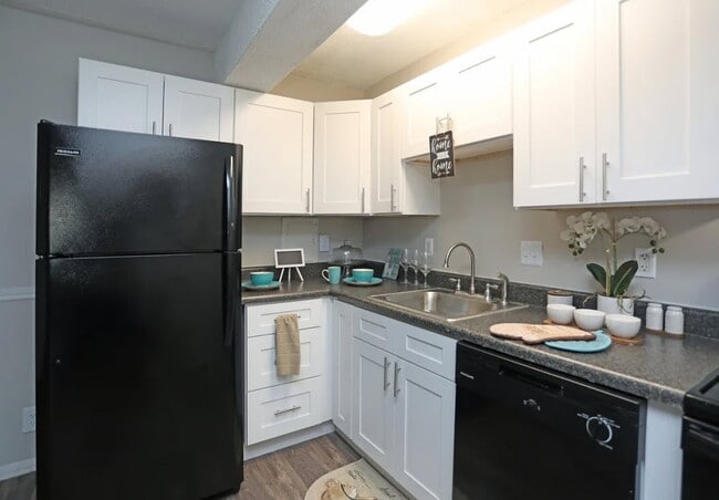 Kitchen - Village Walk Apartments