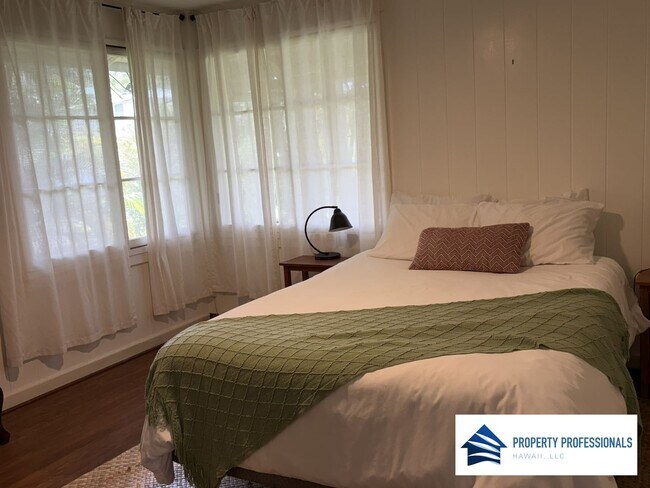Foto del edificio - Furnished 2 Bedroom w/ Bonus Studio Downstairs