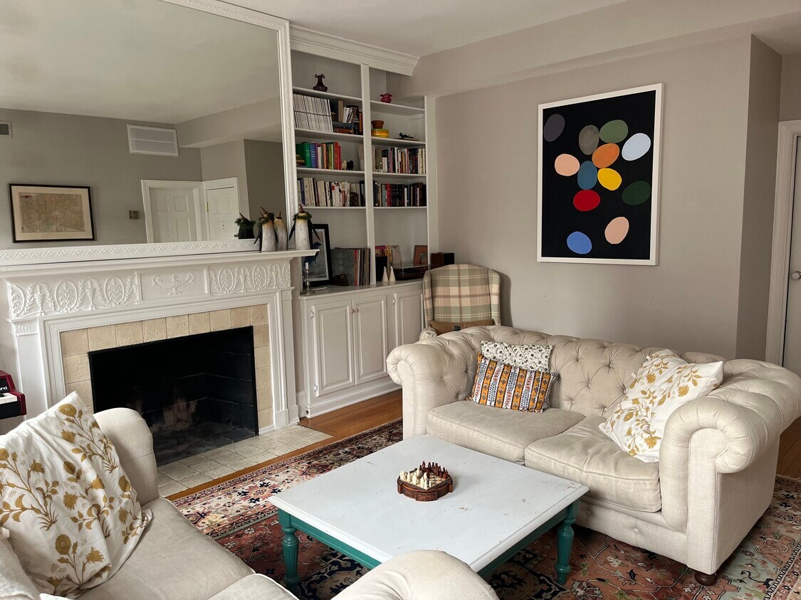 Living room - 1728 New Hampshire Ave NW