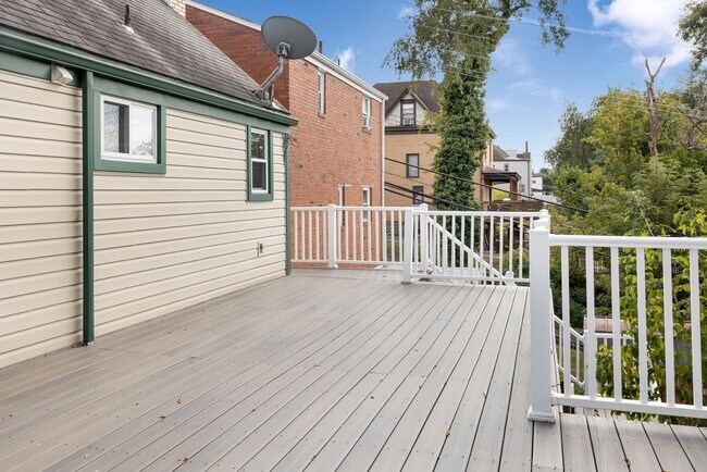 Foto del edificio - Recently Updated 3 Bedroom House In Mt. Wa...