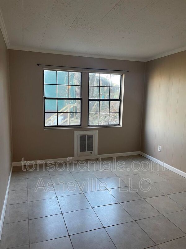 506 W Allen St Unit 9, Hendersonville, NC 28739 Condo for Rent in