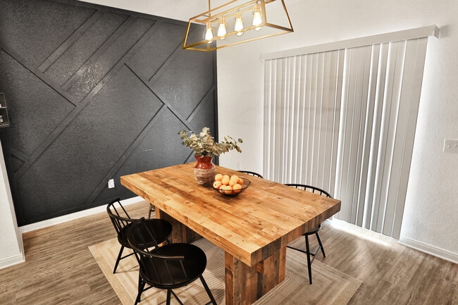 Building Photo - 7922 Asp Pt