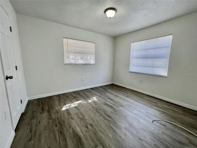 Foto del edificio - 1225 Kennedy Rd