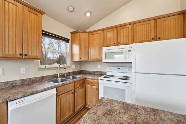 Foto del edificio - 944 E Moreno Ave