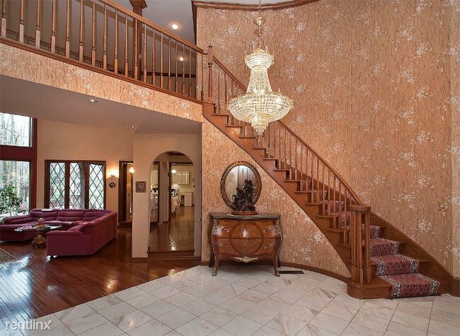 Foto del edificio - 5 br, 6 bath House - 1800 Chartley Rd