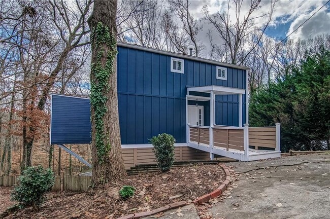Building Photo - 1208 Laurel Cliff Dr SE