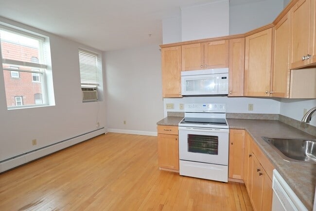 Building Photo - 25 High St