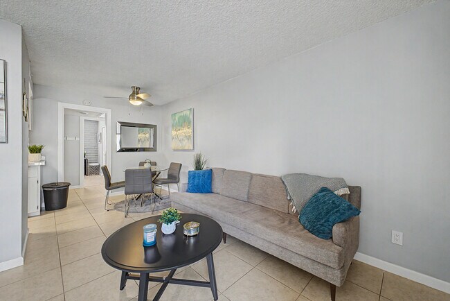 Foto del edificio - 3737 E Turney Ave