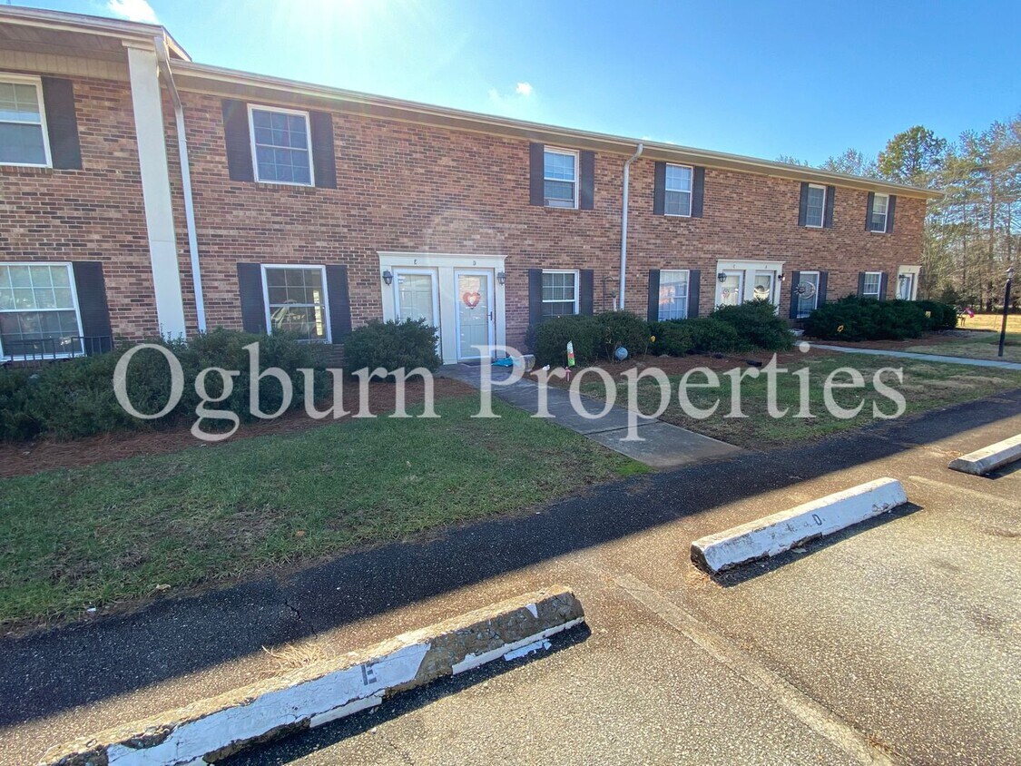 2350E Bay Meadows Ct2BR/1.5BATownhouse!!! House Rental in Winston