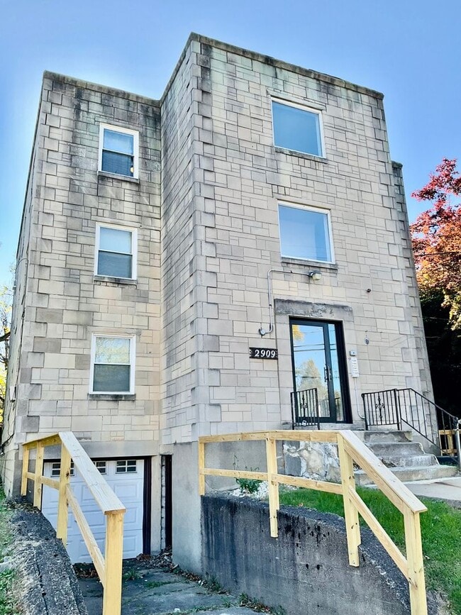 Building Photo - 2901 Chartiers Ave