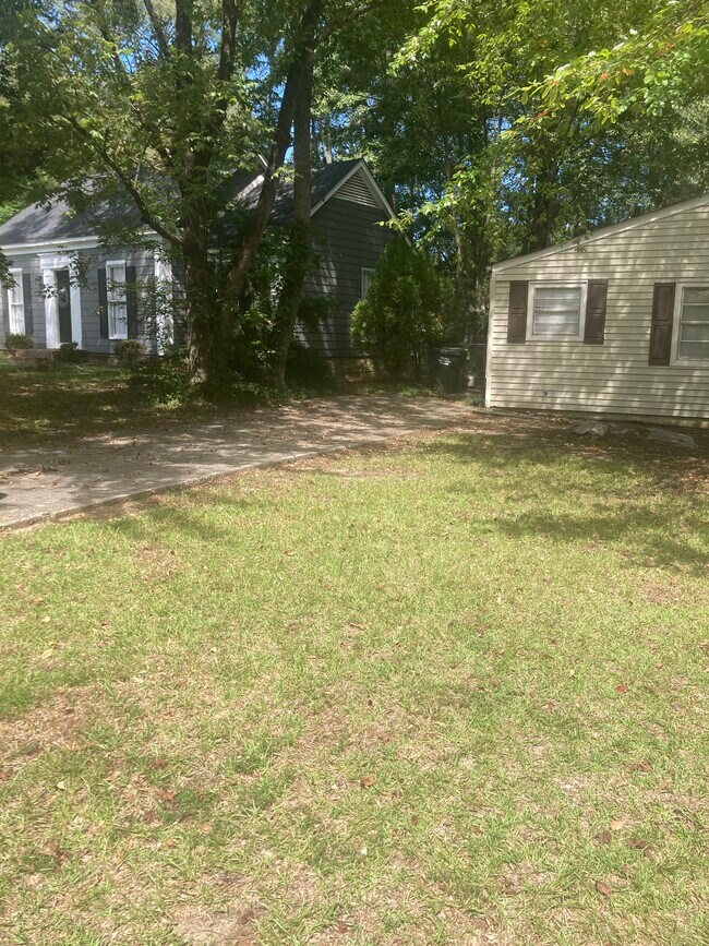Foto del edificio - 1331 Chadford Rd