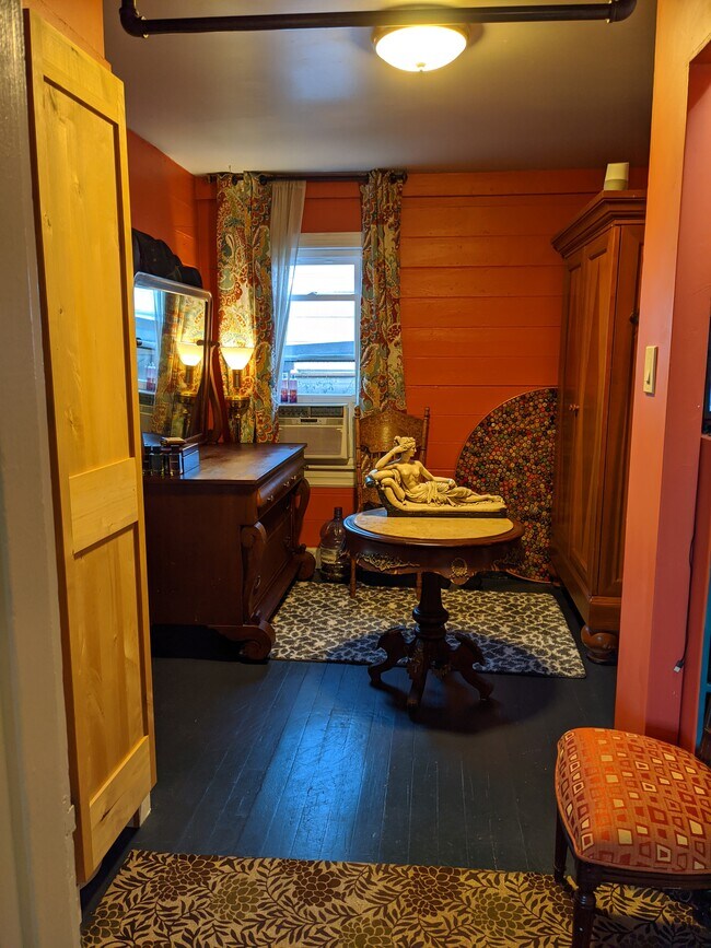 Foto del edificio - 9420 N Portsmouth Ave