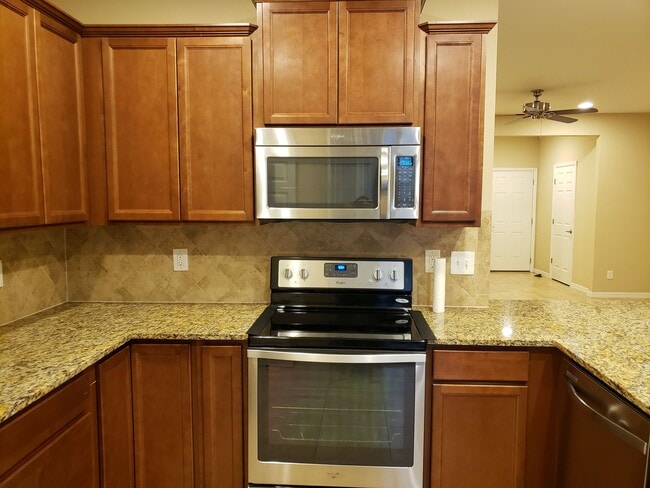 Building Photo - 7034 Beauhaven Ct