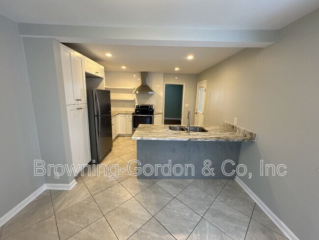 Foto del edificio - 5817 Carl Pl