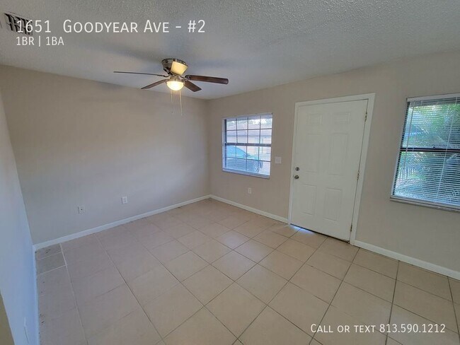 Foto del edificio - Fairview Oaks