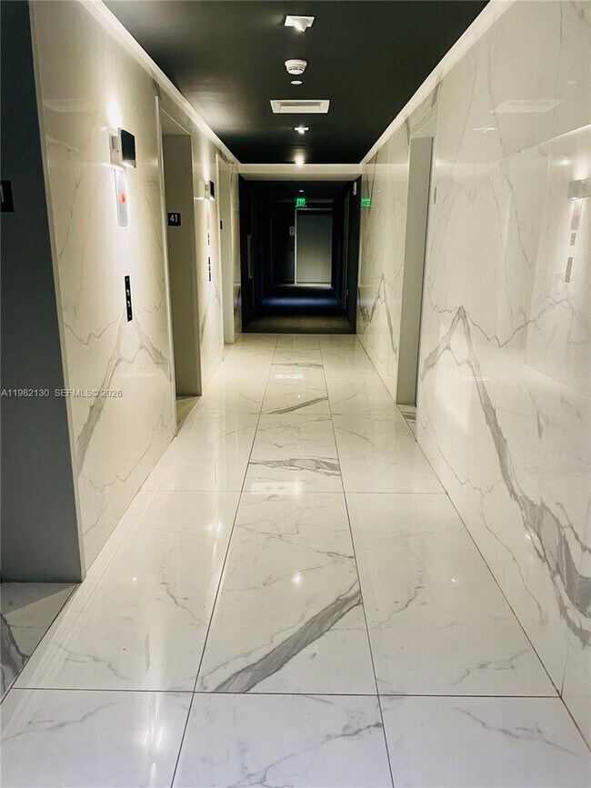 Foto del edificio - 1300 S Miami Ave