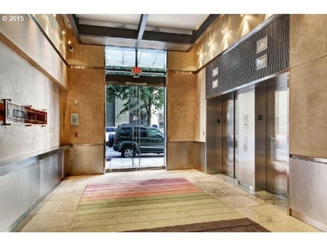 Foto del edificio - Stylish Pearl Condo with Mt. Hood Views, O...