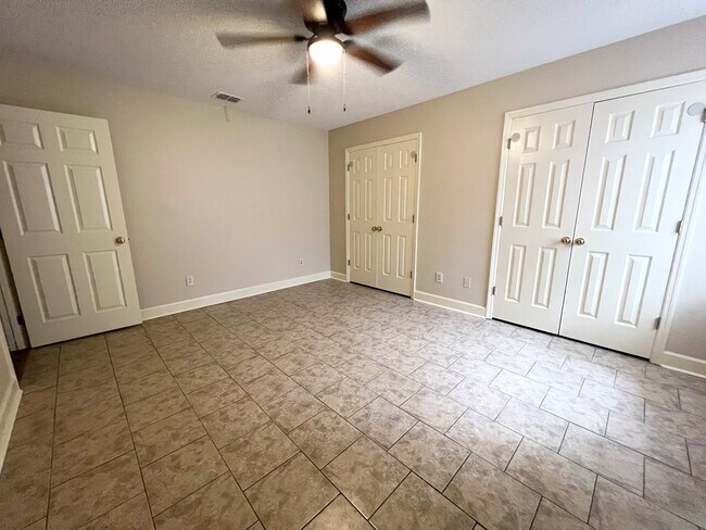 Foto del edificio - 3109 Crepe Myrtle Ct