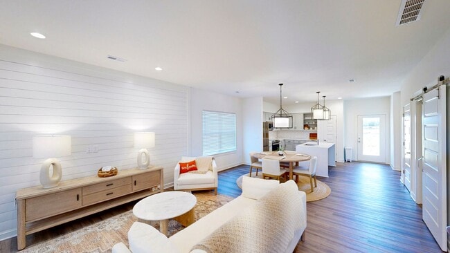 Foto del edificio - 19649 W 200th St