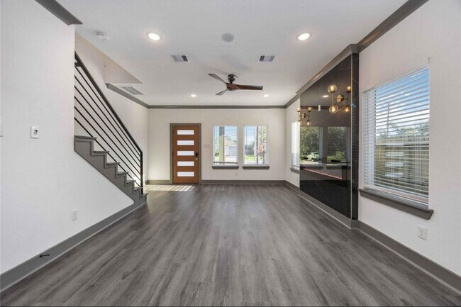 Foto del edificio - 8018 Attwater St