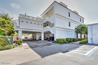 Building Photo - 555 5th Ave S