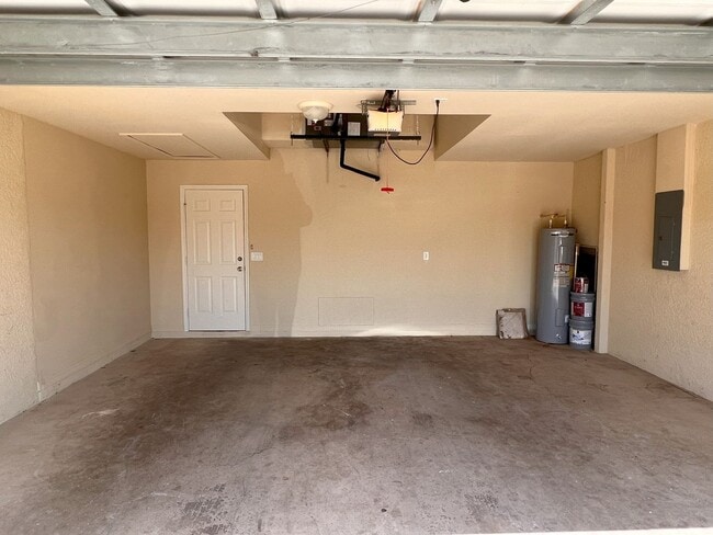 Building Photo - Lovely Home In SW Cape Coral