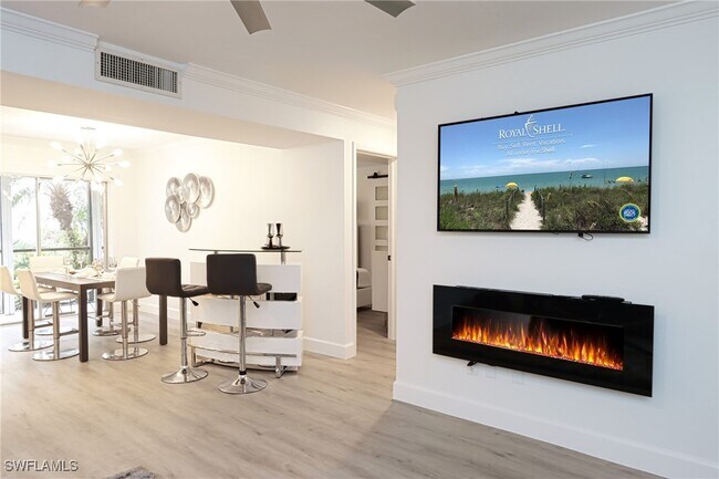 Foto del edificio - 788 Park Shore Dr