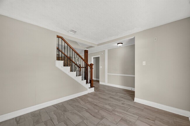 Building Photo - 11447 Kirkvalley Dr