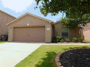 Building Photo - 1648 Crown Point Dr