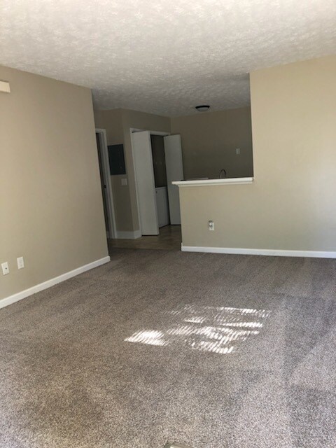 Building Photo - 606 Pebble Pl Dr