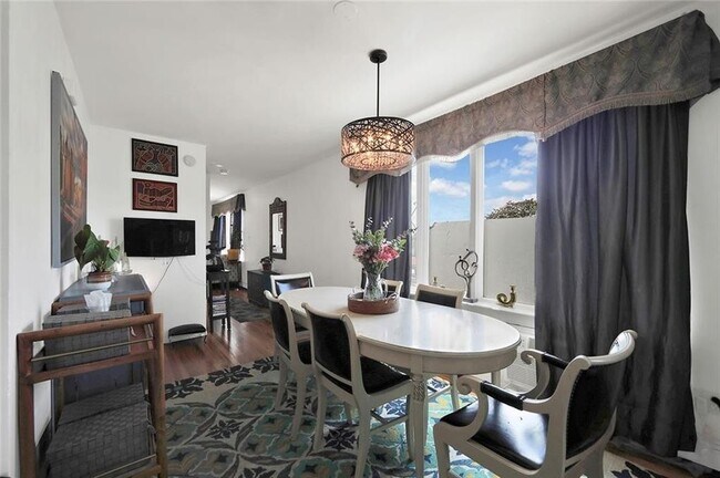 Dining Room - 861 E 51st St