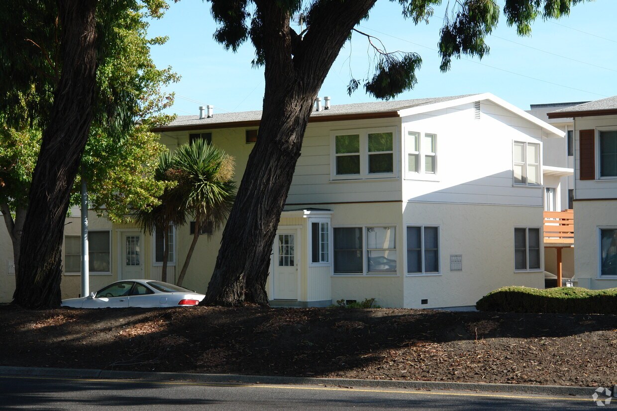 Primary Photo - El Camino Apartments