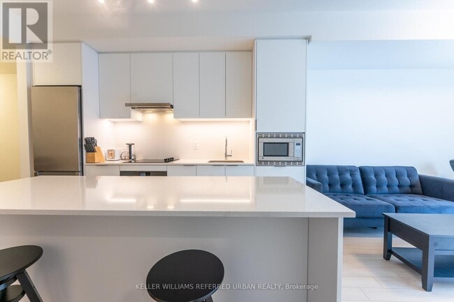 Building Photo - 3079 Trafalgar Rd