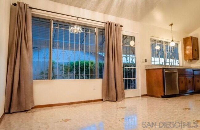 Foto del edificio - 8148 Dicenza Ln