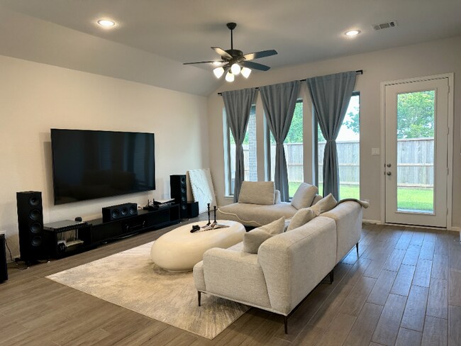 Foto del edificio - 31411 Splitting Willow Ln